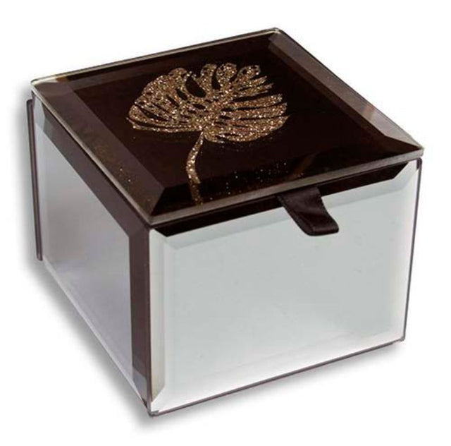 Elegant monstera leaf jewellery box for rings and earrings, compact design, perfect for stylish organization and decor.