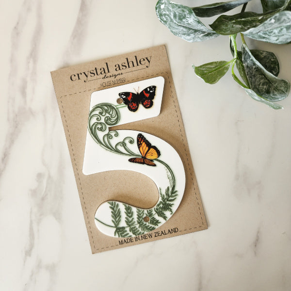 NZ Floral house number 5 in elegant white acrylic, featuring beautiful floral motifs for enhanced home charm.