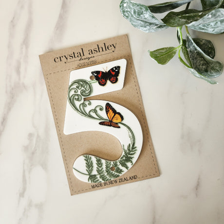 NZ Floral house number 5 in elegant white acrylic, featuring beautiful floral motifs for enhanced home charm.