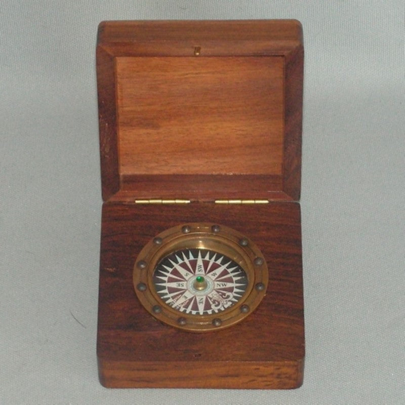 Elegant 85mm compass in a rich wood box, perfect for navigation and as a decorative gift for adventurers.