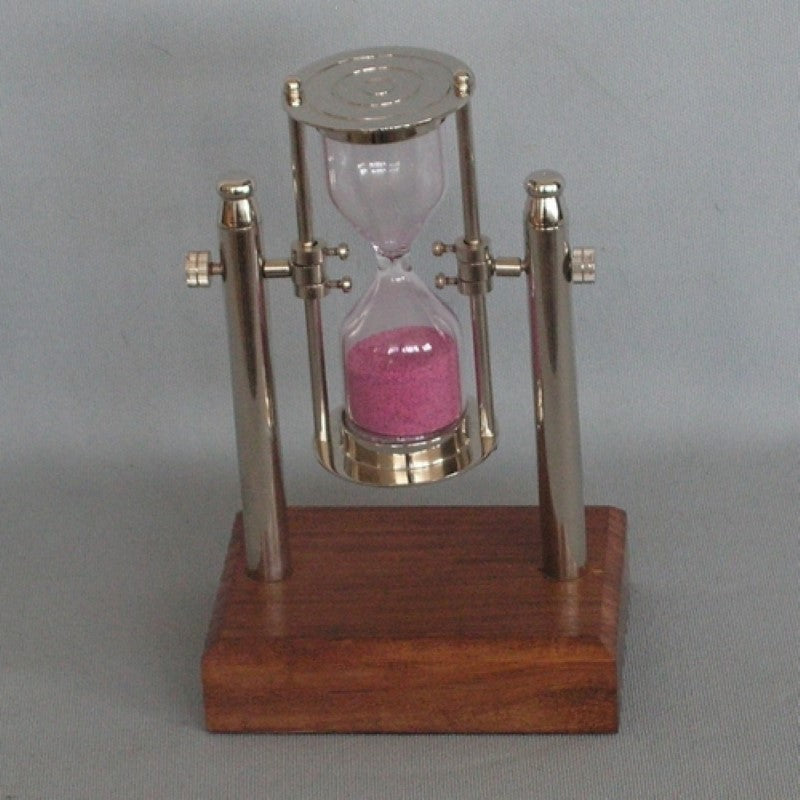 Elegant 20cm sandtimer hourglass, ideal for timing meals or meditation, adding sophistication to any decor.