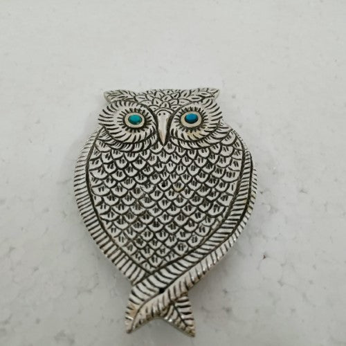 White metal owl incense holder, 13cm tall, elegantly designed to catch ash while adding charm to any decor.