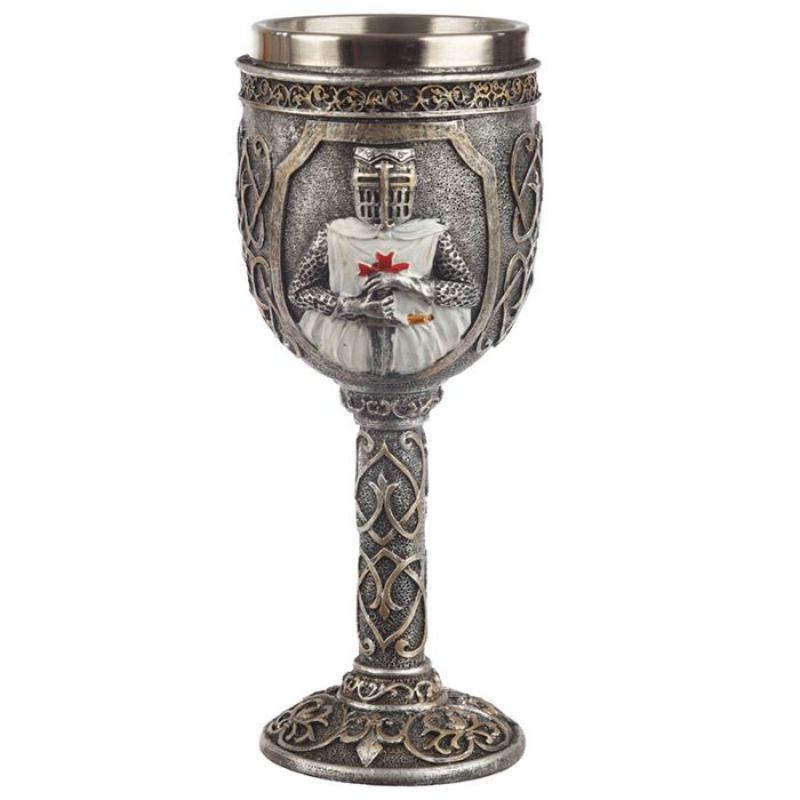 Decorative Crusader Knight goblet, 19.5cm tall, features intricate medieval designs, perfect for display or beverages.