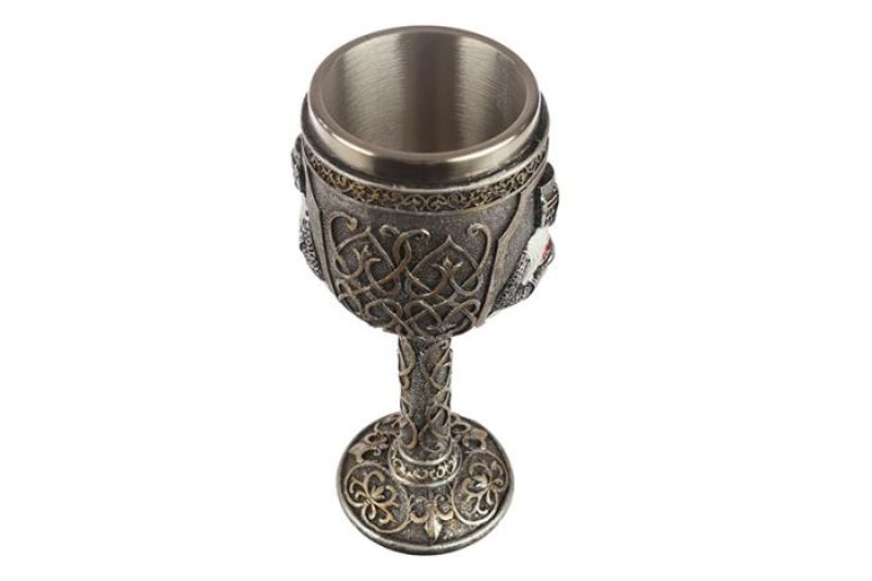 19.5cm decorative goblet featuring a detailed Crusader knight design, perfect for home decor or medieval enthusiasts.