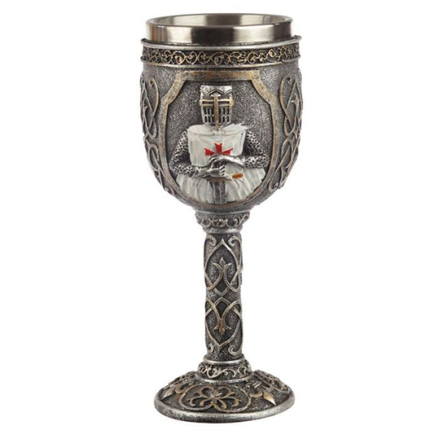 Decorative 19.5cm goblet featuring a detailed Crusader knight design, perfect for medieval decor enthusiasts and collectors.