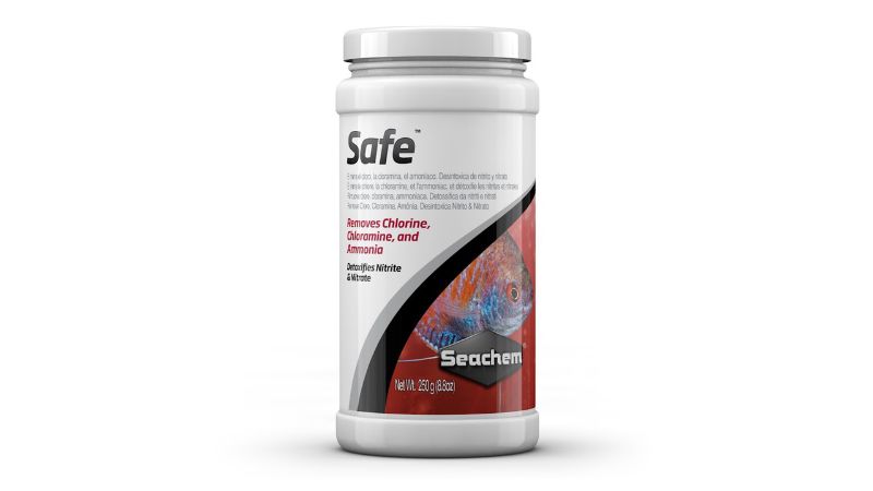 Aquatic Anti Chlorine - Seachem Safe (250g) packet, a dry conditioner for safe aquarium water, detoxifying harmful chemicals.