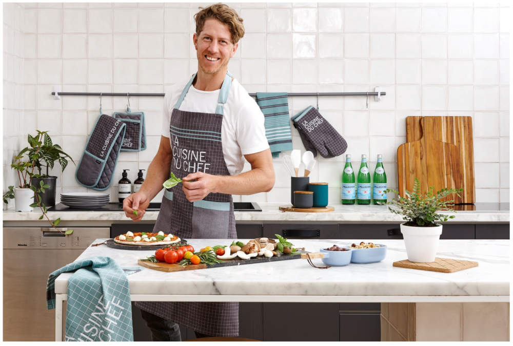 Luxurious La Cuisine pot holders in charcoal with mossy green and dusky blue accents, perfect for stylish cooking and heat protection.