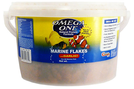 Omega Garlic Marine Flakes 340g for healthy saltwater fish, enriched with garlic and Omega-3 for nutrition and appetite stimulation.