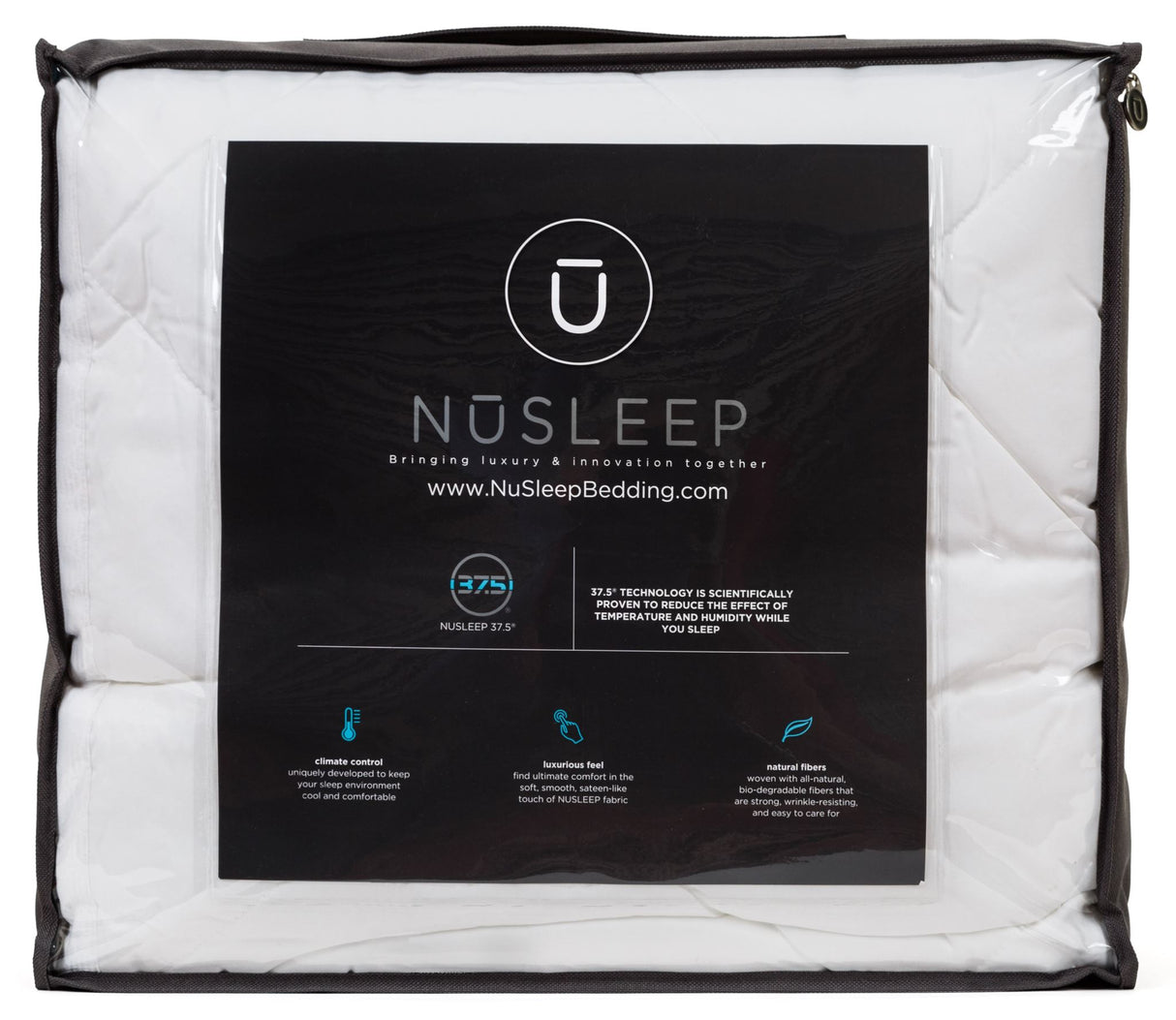 Elegant queen-sized Jacquard blanket with 37.5® technology for temperature control and hypoallergenic, breathable comfort.