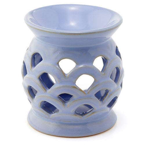 Set of 3 ceramic oil burners with scallop cut-out designs, 10cm tall, perfect for essential oils and enhancing home ambiance.