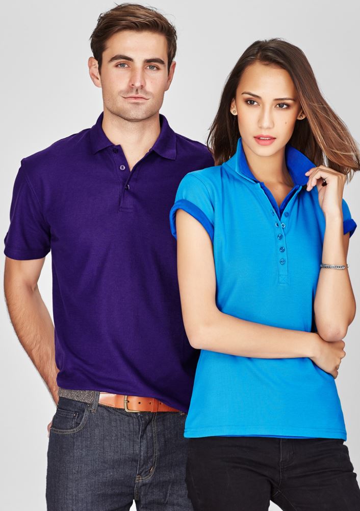 Men's black crew polo shirt in size 2XL, featuring a knitted collar, durable fabric, and a pocket for everyday functionality.