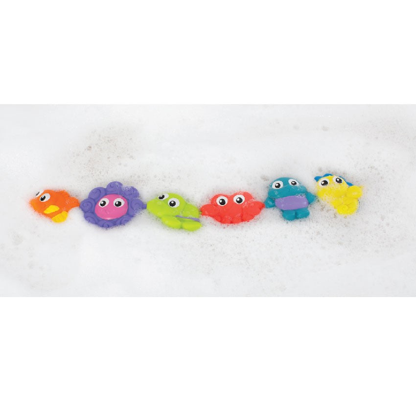 Vibrant Playgro Pop & Squirt Buddies bath toy for ages 12 months+, featuring linkable characters for squirting fun.