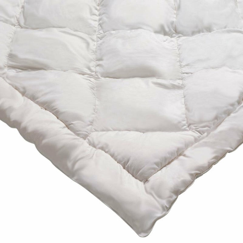 Luxurious Logan and Mason Queen Pure New Wool Quilt, 500GSM, 100% Australian wool, soft 300TC cotton cover, flame-resistant.