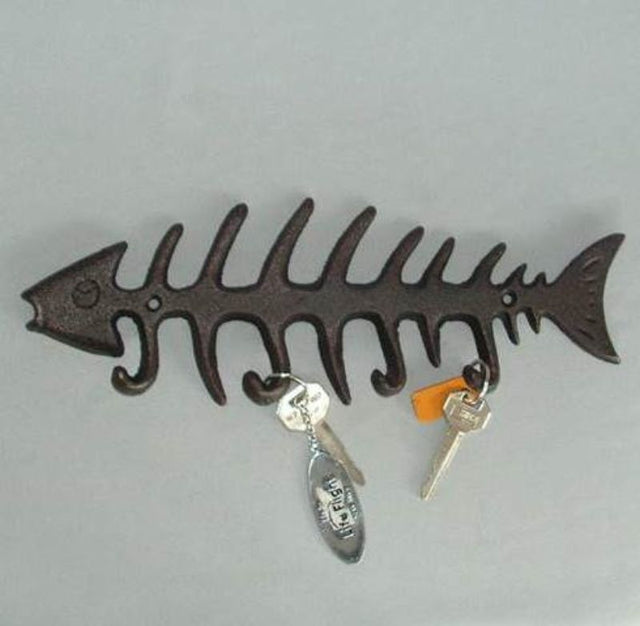 Artistic cast iron Fishbone Key Rack (34cm) for stylish key organization in your entryway or kitchen.