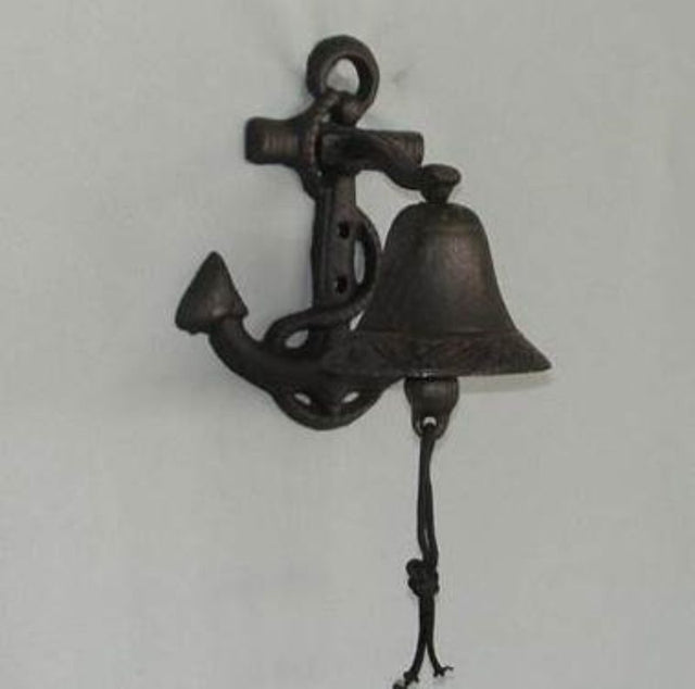 Elegant 15cm cast iron anchor doorbell, perfect for coastal themes, enhancing curb appeal with charm and durability.