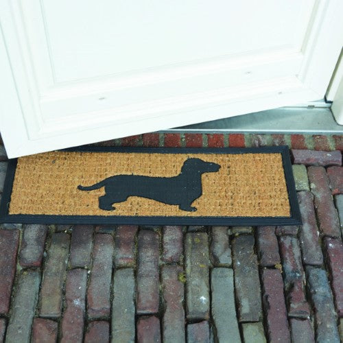 Doormat set featuring charming dachshund silhouettes, durable coir, and rubber for effective dirt removal. Perfect for dog lovers.