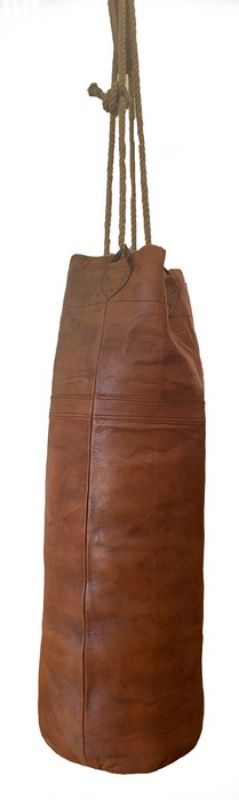 Stylish 76cm leather boxing bag in light brown, perfect for workouts and vintage-inspired decor with a timeless charm.