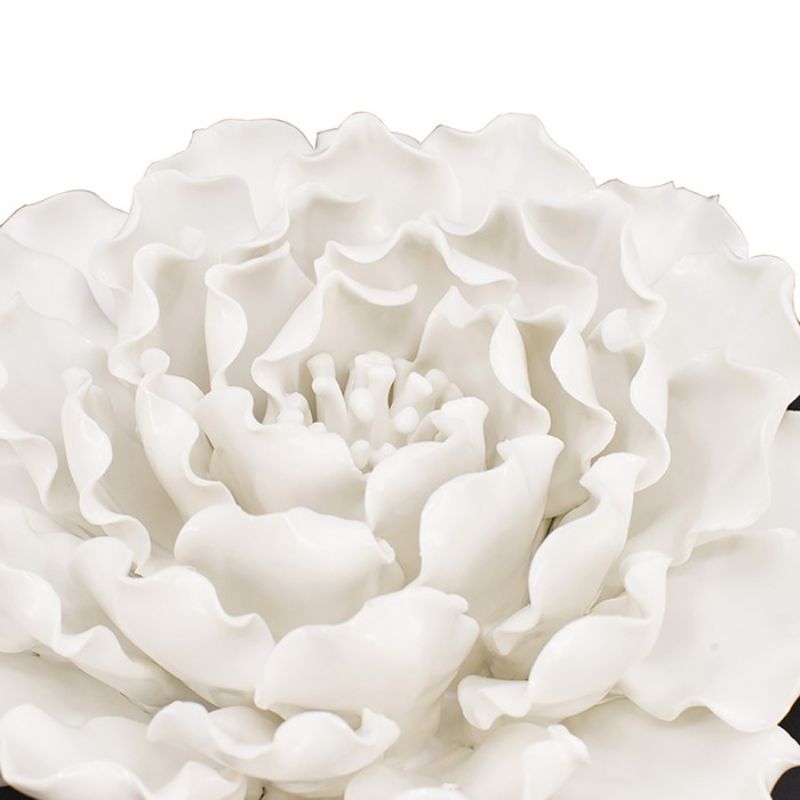 Handmade 18.5cm ceramic white flower wall décor with a cream finish, perfect for elegant home decor.