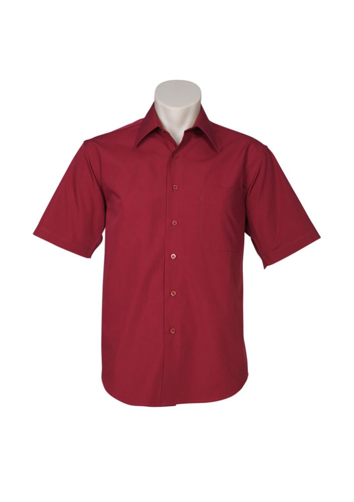 Men's Metro Short Sleeve Shirt in cherry, 2XL, featuring a tapered fit, curved hem, and UPF protection for style and comfort.