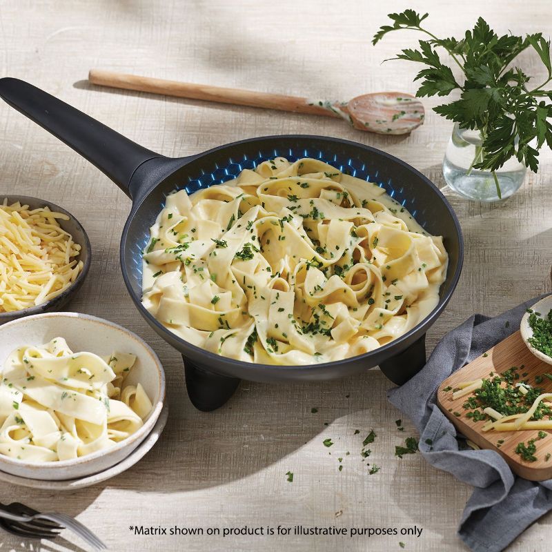 DiamondForce™ 25cm Skillet with diamond-infused non-stick coating, ideal for versatile cooking and easy cleaning.