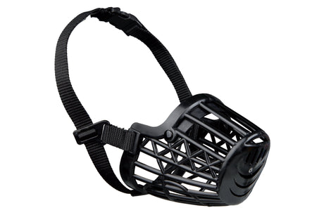 Medium Trixie Plastic Muzzle for dogs, 20cm circumference, with adjustable neck strap for safety during vet visits and walks.