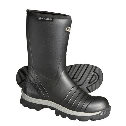 Quatro Insulated Calf Gumboots in size 11, featuring durable UV-resistant rubber and 4mm insulation for cold weather comfort.