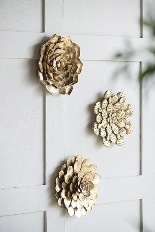 Gold-finished succulent wall plaque, 25.5cm, featuring dynamic texture for elegant home or office decor.