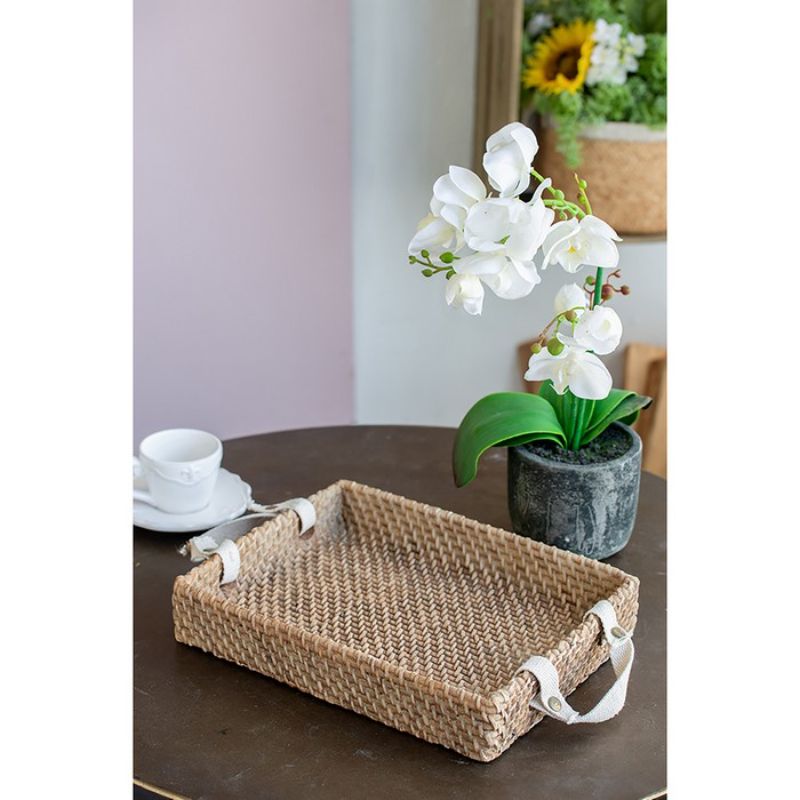 Elegant 31.5cm serving tray from Smartfox NZ, ideal for serving appetizers and enhancing entertaining experiences.