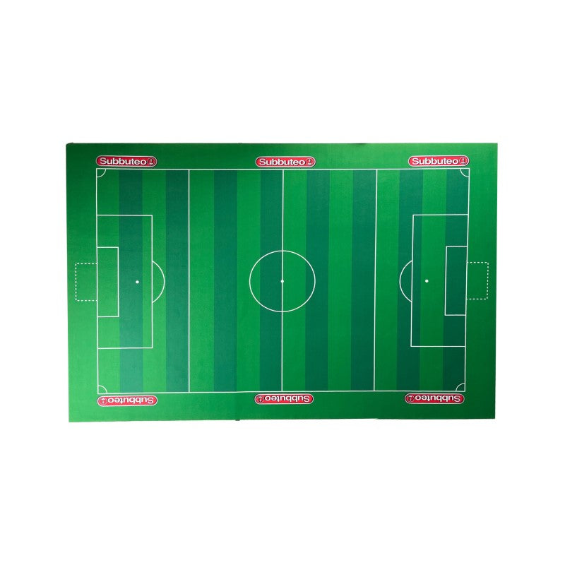 A smooth 142 x 96 cm polyester Subbuteo deluxe pitch for fast gameplay and easy setup.