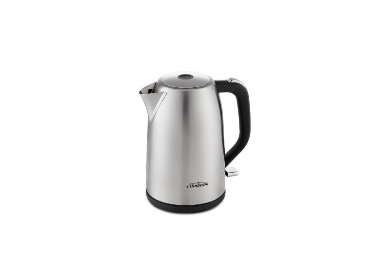 Brushed stainless steel kettle with 1.7L capacity, 2400W power, and 360-degree base for quick and easy boiling.