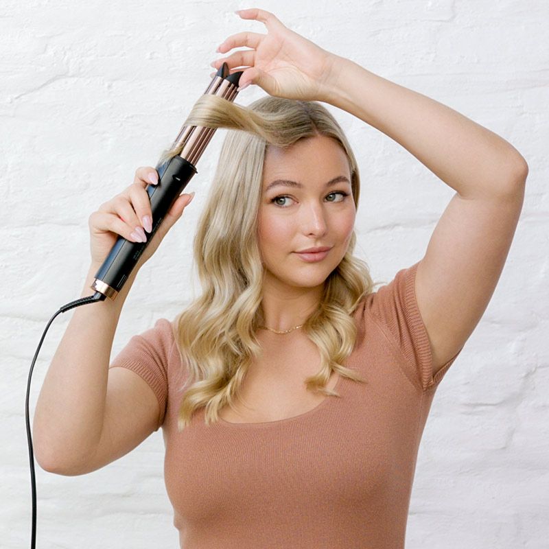 VS Sassoon Cool Curl Brilliance curler with Cool-Air Technology, designed for effortless, heat-protected curls and waves.