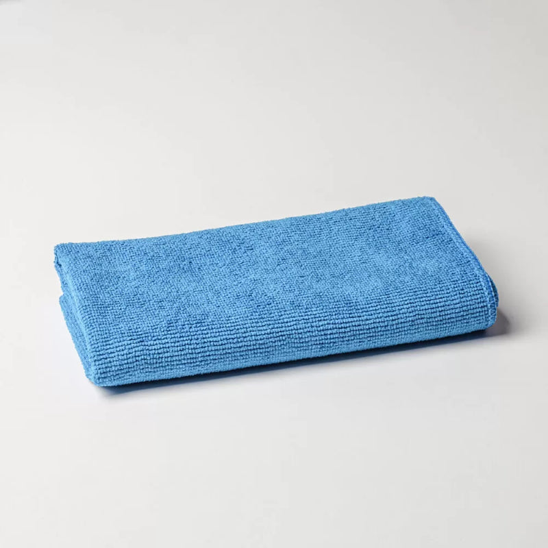 Pale blue microfiber cleaning cloth, 40x40cm, highly absorbent, gentle on surfaces, reusable, streak-free finish.