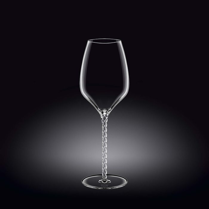 Elegant Julia wine glass set of 2, 600ml capacity, crafted from lead-free crystalline glass for quality, style, and durability.