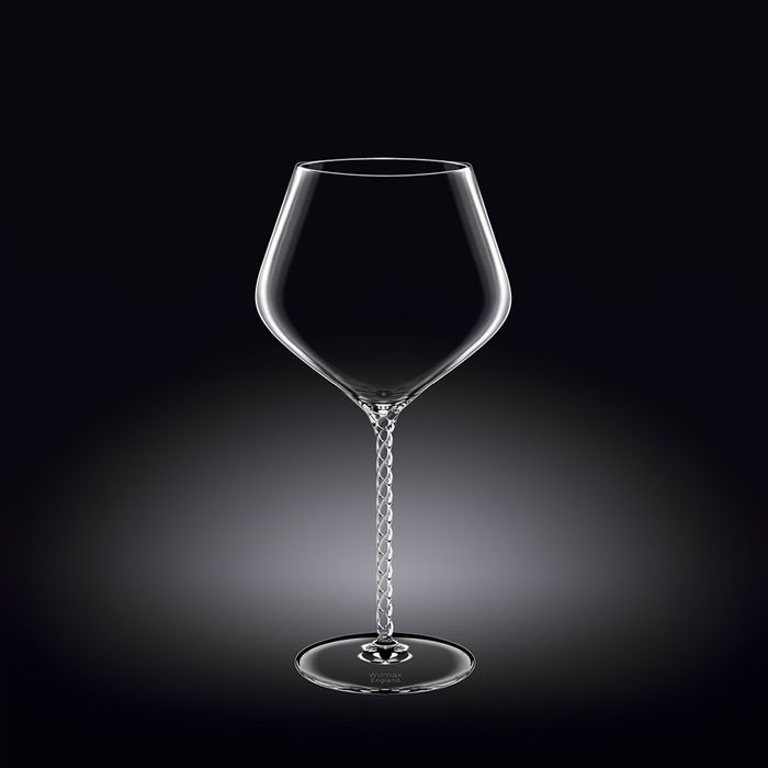 "Set of 2 elegant 950ml Julia wine glasses made from lead-free crystalline glass, perfect for any wine lover."