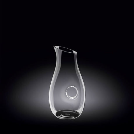 Elegant 750ml lead-free crystalline jug, perfect for serving cold beverages with clarity and style.