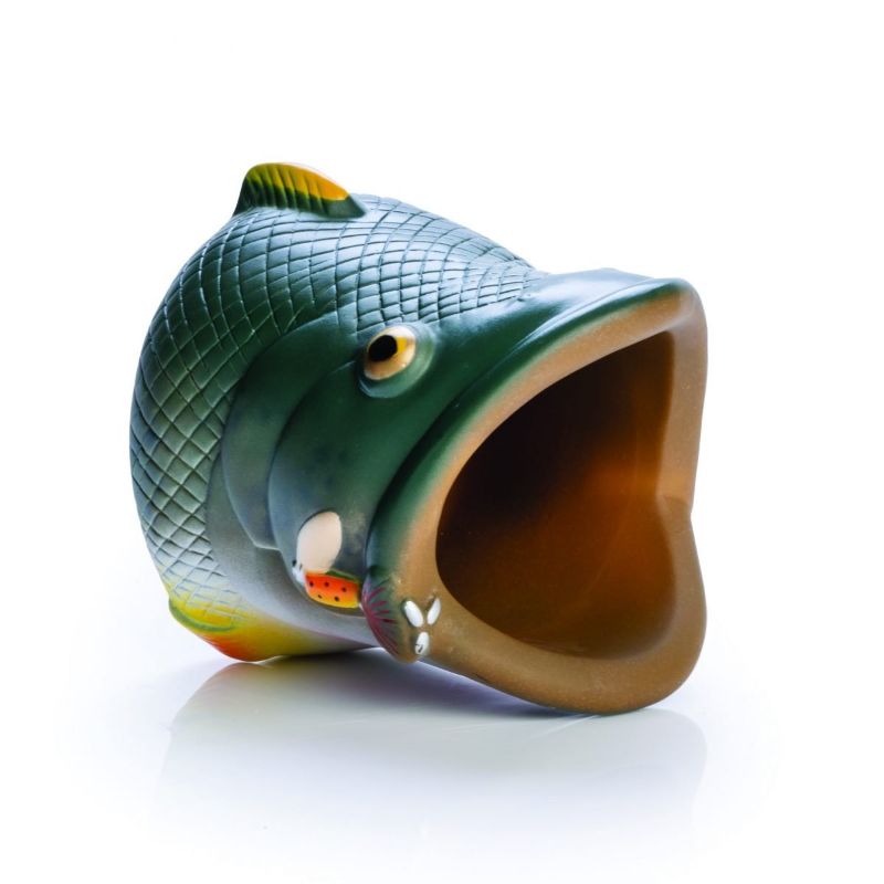 Largemouth bass can cooler featuring realistic scales, designed to keep drinks cold and showcase your fishing passion.