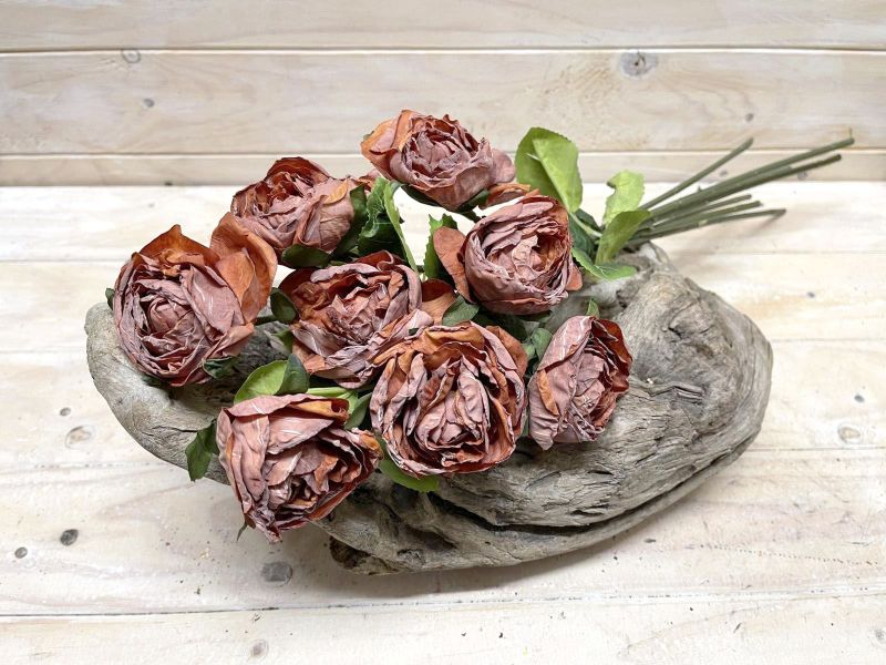 Rust artificial rose stem bundle, featuring lifelike details and a dry look, perfect for elegant home decor and arrangements.