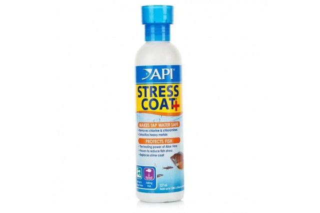 API Stress Coat 237mL bottle, a fish care solution that reduces stress by 40%, heals wounds, and removes harmful tap water chemicals.