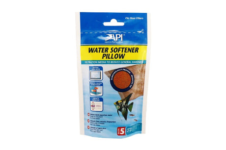 API Water Softener Pillow - Small for aquariums, removes harmful minerals for soft, safe water, treats up to 75 liters.