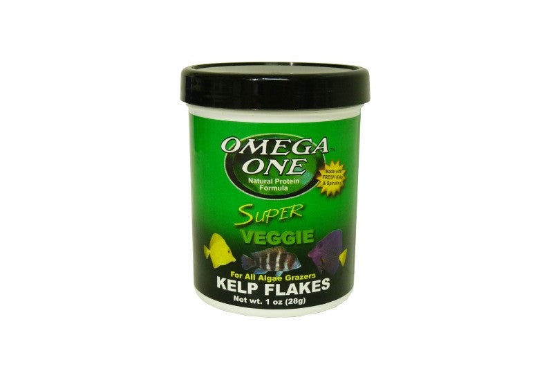 Omega One Super Kelp Flakes 28g, nutritious food for vibrant fish, rich in iodine, antioxidants, and sustainable ingredients.