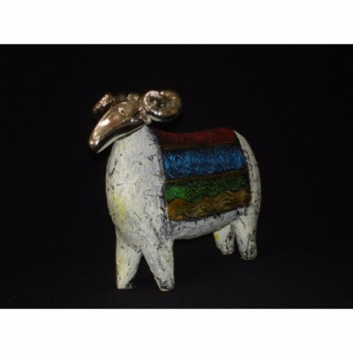 Ceramic ram ornament, 28cm wide, intricately designed for rustic elegance in home and garden decor.