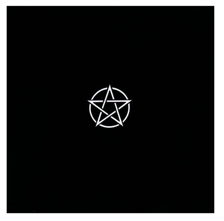 Velvet divination cloth featuring a pentacle design, ideal for tarot readings and spiritual rituals, measuring 50x50cm.