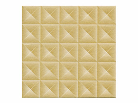 Luxurious gold diamond-patterned napkins by Francoise Paviot, measuring 40x40 cm, ideal for elegant dining events.