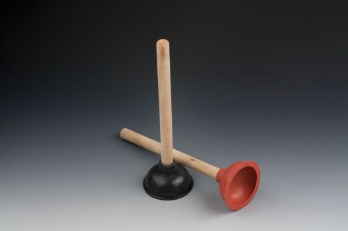 Set of 2 assorted 29cm rubber plungers, perfect for unclogging sinks and toilets with durable, reliable seals.