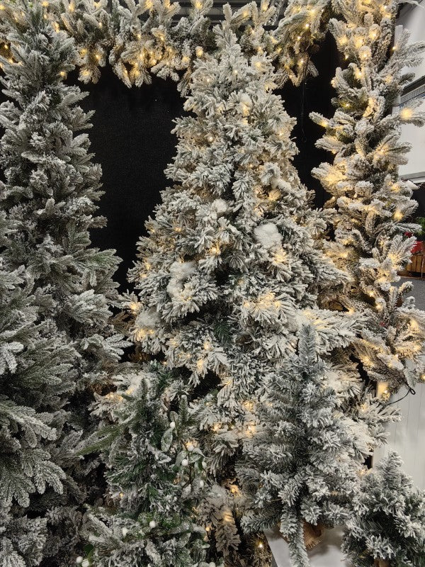 200 cm snowy Christmas garland with 324 tips and warm LED lights, perfect for holiday decorating and adding festive charm.