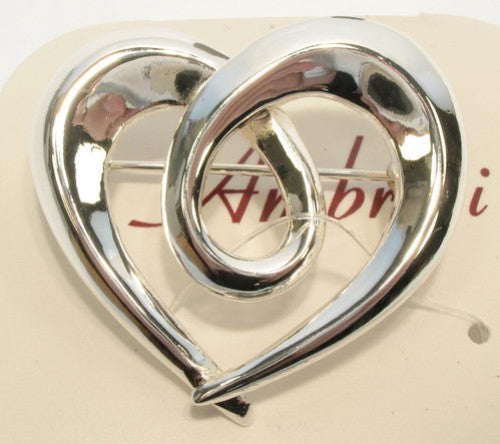 Silver heart brooch measuring 4cm x 3.6cm, elegant accessory symbolizing love, perfect for any occasion.