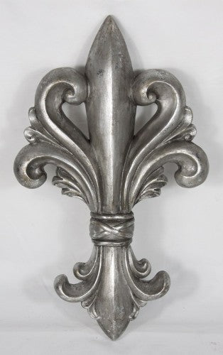 Elegant silver Fleur De Lys wall decor, 22 x 4 x 36.5 cm, perfect for enhancing sophistication in any interior space.