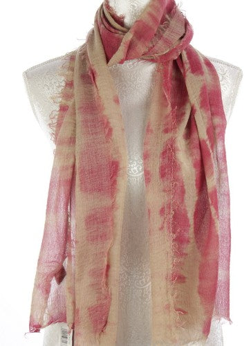 Stylish 45x185cm tie-dye scarf made of 20% cotton and 80% viscose, perfect for various outfits and versatile styling.