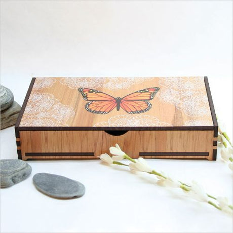 Elegant large rectangle trinket box in premium NZ veneer, perfect for storing jewelry and keepsakes with a stunning design.