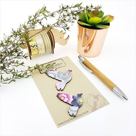 Elegant blue floral wall art set featuring intricate pigeon designs, crafted from lightweight MDF for easy hanging.
